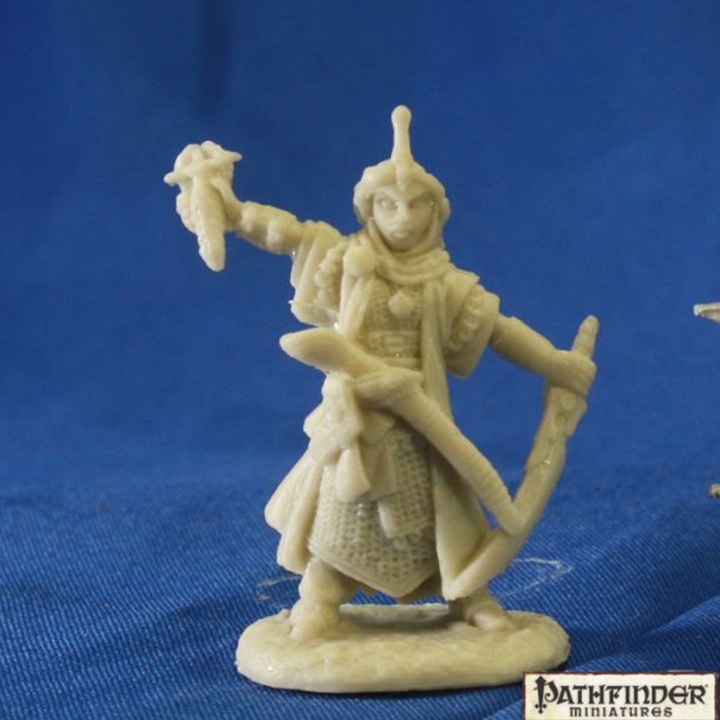 Reaper Bones - Kyra, Iconic Cleric - 89015